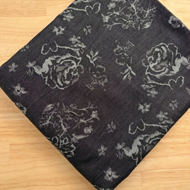 2 meter italiaanse deadstock - denim jacquard rozen SV26