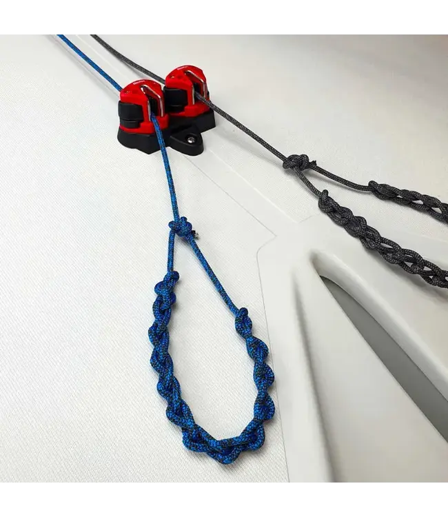 WINDESIGN Outhaul-systeem voor Laser® Radial en MK2 met een gesplitste 3 mm Dyneema® primaire lijn met een 29 mm Harken Ti-Lite blok. Gemaakt met een grote lus die om het uiteinde van de giek past voor snelle ontgrendeling. Wordt geleverd met een 4 mm DB-Racing sec