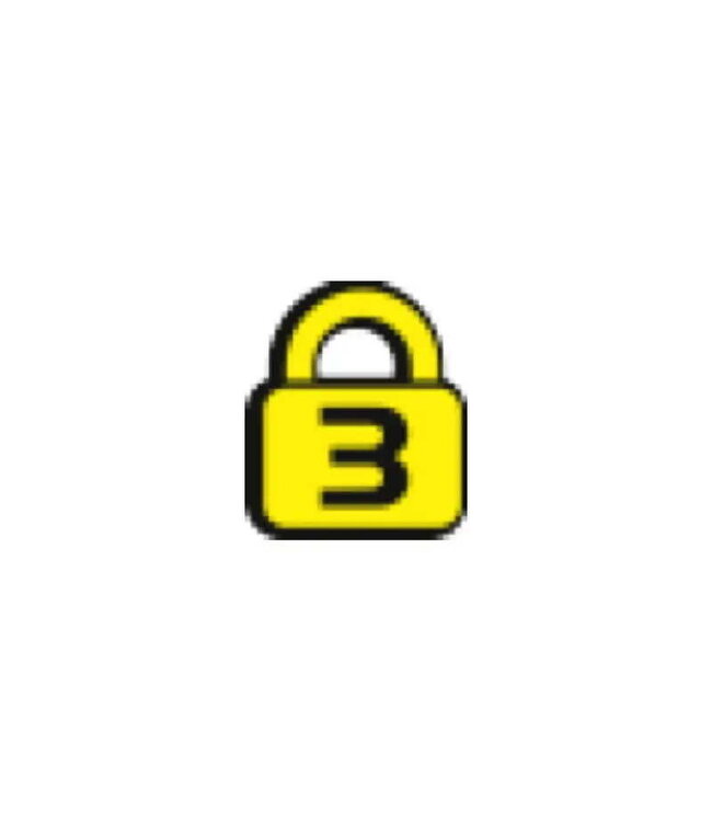 Masterlock Hangslot 20 mm breed speciaal voor gebruik aan boord. Vernikkeld huis en RVS beugel.