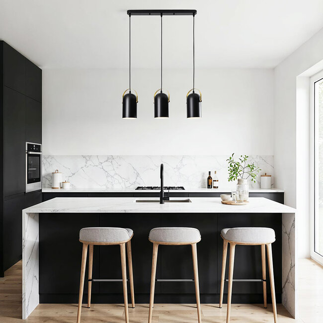 Industrieller Deckenspot in schwarz mit goldenen Details und 3 Spots - Helsinki