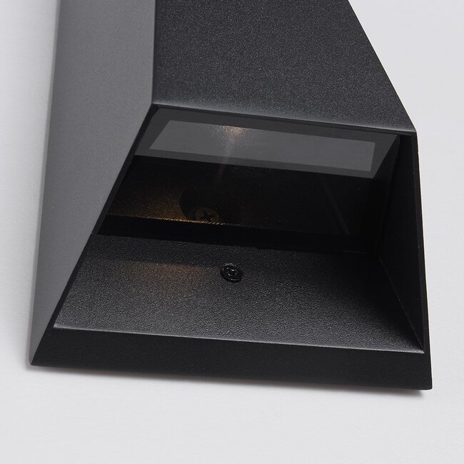 Design-Außenwandleuchte Quinn - Schwarz mit integrierter LED