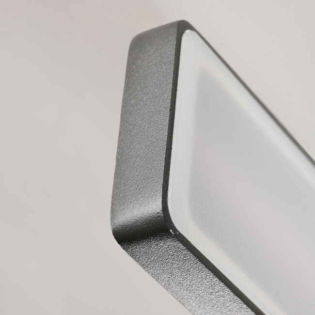 Moderne schwarze Wandlampe - Tyge