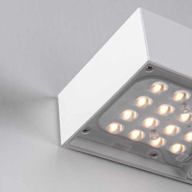 Solar-Außenwandleuchte Grish mit Sensor - weiß