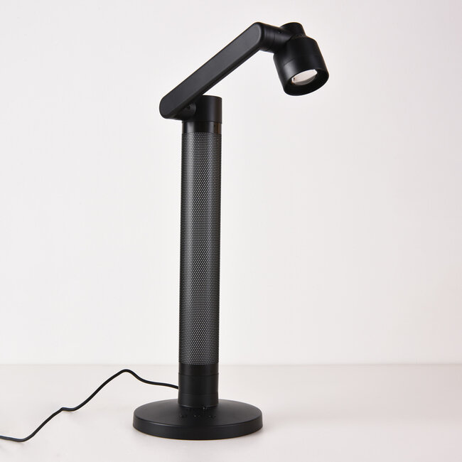 Schwenkbare Tischlampe Amira mit smarter Tuya-App