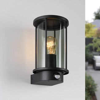 Schwarze Außenwandleuchte mit Rauchglas und Sensor - Pax