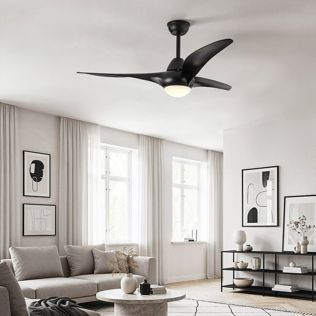 Schwarzer  Deckenventilator Wieke mit LEDs und einstellbarer Farbtemperatur