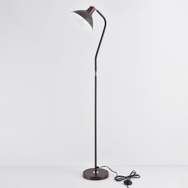 Stehlampe Freddie in Kaffeebraun mit schwenkbarem Schirm