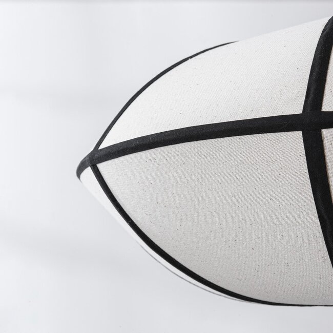 Minimalistische Leinen-Hängeleuchte Ovala - weiß mit schwarzen Akzenten