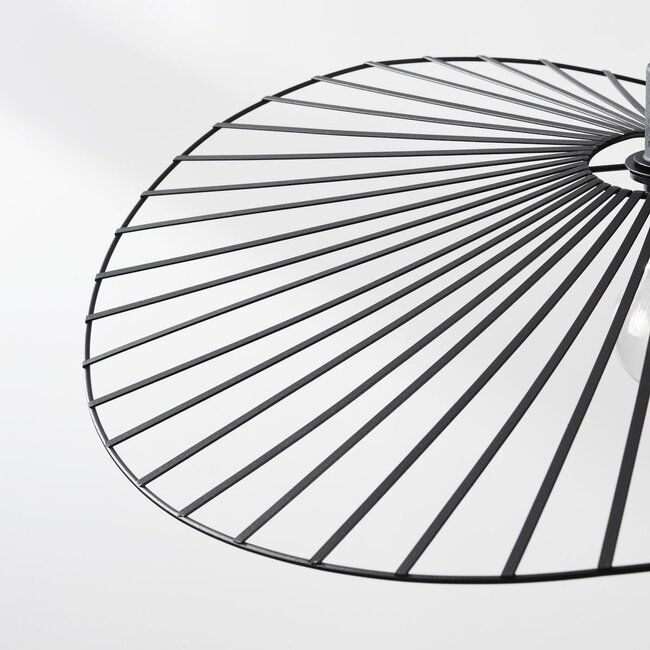 Linae Pendelleuchte aus schwarzem Metall