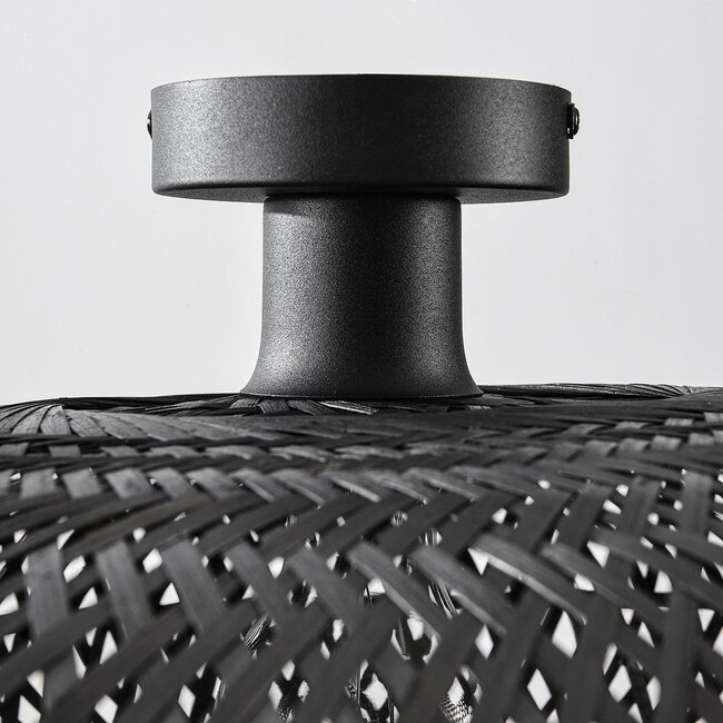 Boho-Chic-Deckenlampe Yuan aus handgeflochtenem Bambus in Schwarz