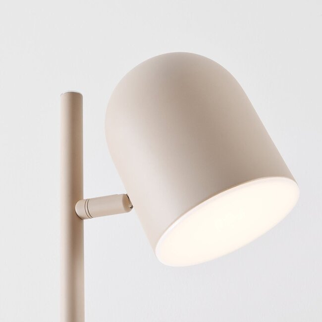 Stehlampe Iki in Beige mit 2 schwenkbaren Spots und integrierter LED