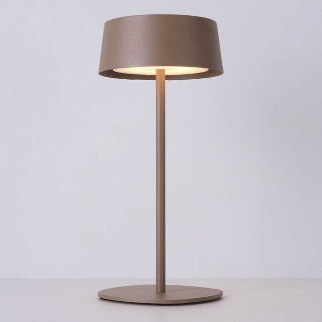 Aufladbare Tischlampe Auris in Taupe mit integrierter dimmbarer LED