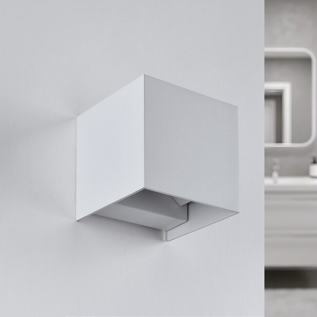 Moderne Badezimmerlampe Oliver mit verstellbaren Klappen - weiß