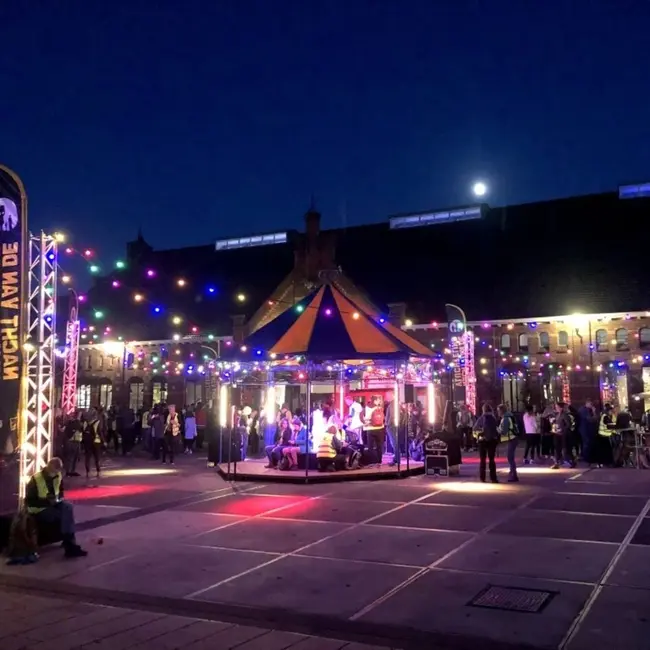 Komplettes Illu-Sets mit 8 farbigen LED-Lämpchen