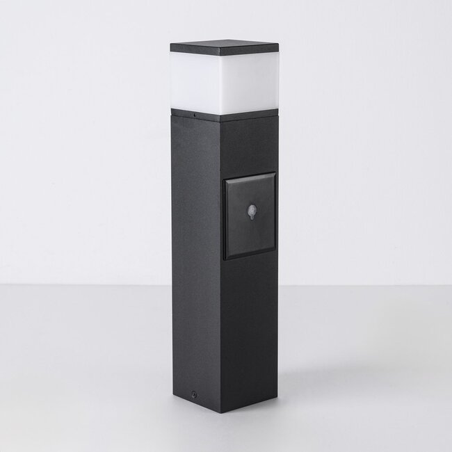 Smart Stehleuchte für den Außenbereich mit Steckdose und Tuya-App Ute – schwarz, mit Diffusor und 2 Steckdosen