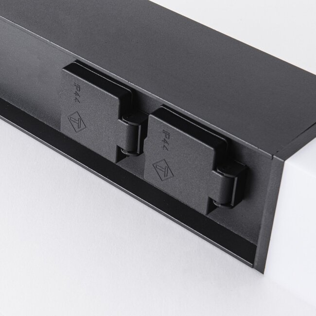 Smart Stehleuchte für den Außenbereich mit Steckdose und Tuya-App Ute – schwarz, mit Diffusor und 2 Steckdosen