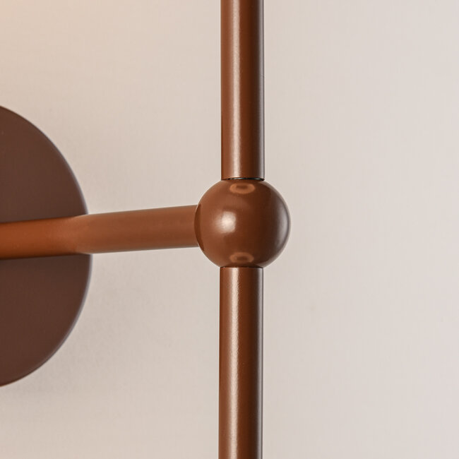 Moderne braune Wandleuchte Runda mit milchweißem Glas, 2-flammig