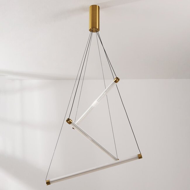 Design-Pendelleuchte Noqta mit 3 Lichtstäben in Goldmessing - Triac-dimmbar