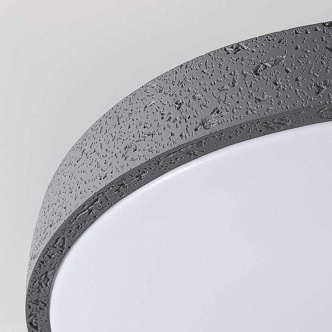 Moderne Deckenleuchte Arvid mit dunkelgrauer Steineffekt, 3-stufig dimmbar Ø40 cm