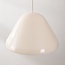 Pendelleuchte Calyx in glänzendem hellem Beige mit weißer Innenseite