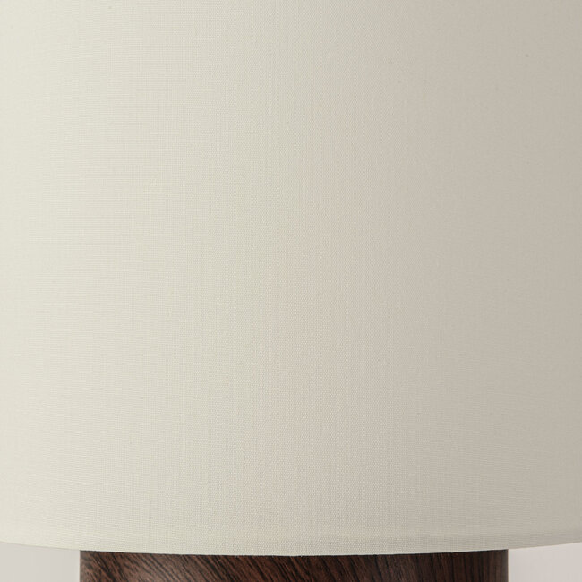 Tischlampe Koja mit Walnussoptik und Stoffschirm