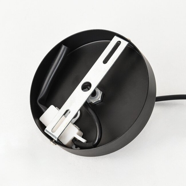 Hängelampe Suki aus handgeflochtenem Rattan mit Holzdetail Ø49 cm