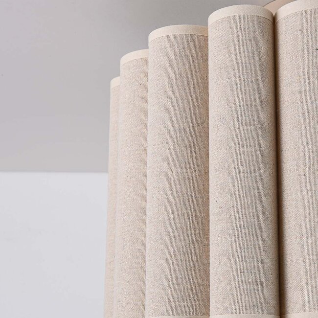 Deckenleuchte Celie mit plissiertem Leinenschirm in Beige
