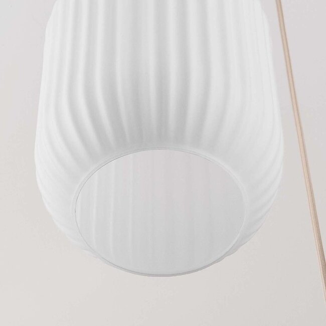 Moderne beige Hängelampe Odalyn mit 6 Gläsern aus geripptem milchweißem Glas