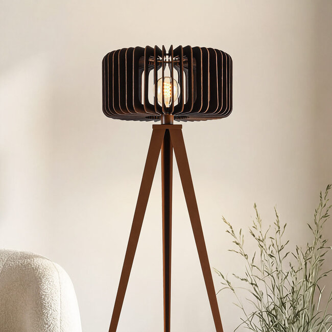 Stehleuchte Oakly mit Metall-Dreibein und Holzschirm in Walnussoptik