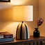 Tischlampe Miora aus gestreifter Keramik mit Stoffschirm in Beige