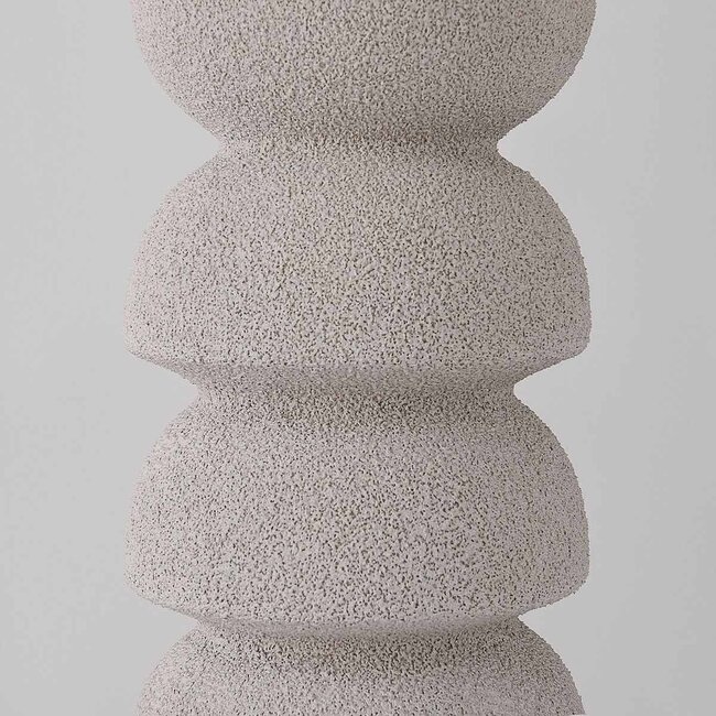Tischlampe Kiyra aus weißer Keramik mit Stoffschirm in Beige