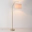 Gebogene Stehleuchte Pedro mit plissiertem Schirm in Beige