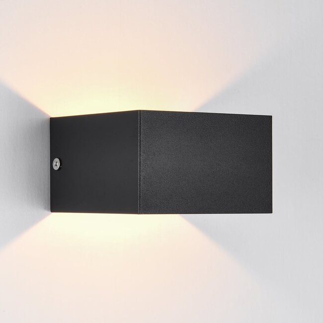 Applique intérieur design moderne noire et dimmable - Lize