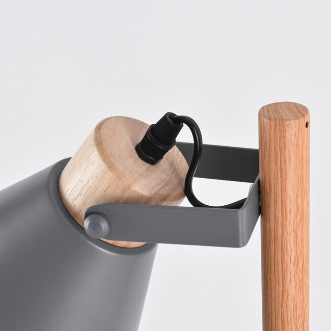 Lampe de table avec abat-jour inclinable et détails en bois - Cally
