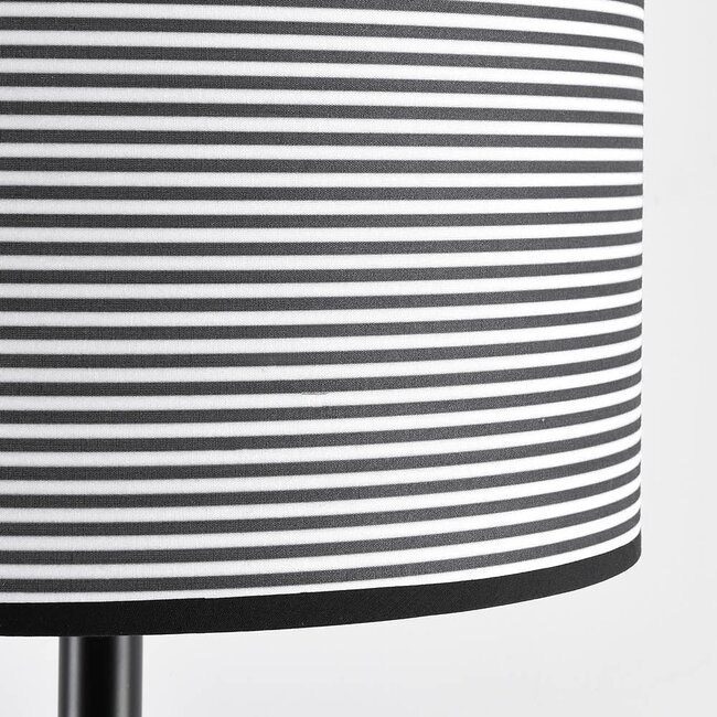 Lampadaire Maggie en noir à abat-jour en tissu