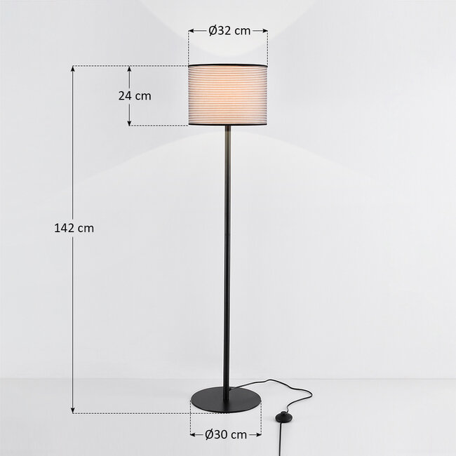 Lampadaire Maggie en noir à abat-jour en tissu