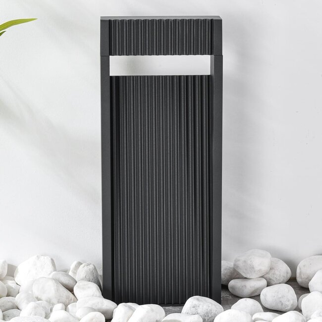Lampe d'extérieur sur pied Andrew striée anthracite à LED intégrée
