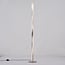 Lampadaire Locke avec armature torsadée et LED intégrée