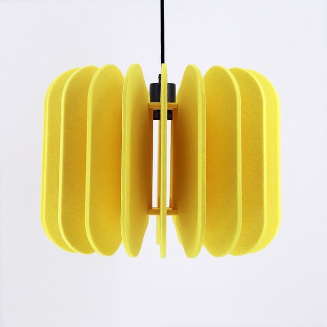 Suspension Benthe en feutre PET jaune