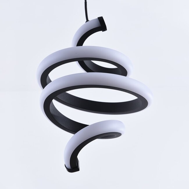 Suspension design avec LED torsadées à intensité variable sur 3 niveaux - Bojana