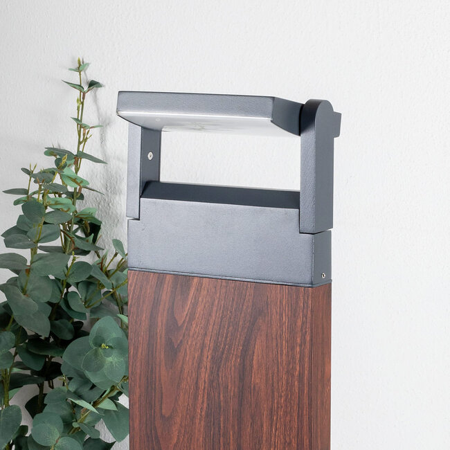 Lampe d'extérieur sur pied avec spot inclinable Jidde - aspect bois