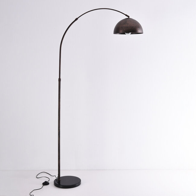 Lampadaire arqué Taree, cuivre à abat-jour inclinable