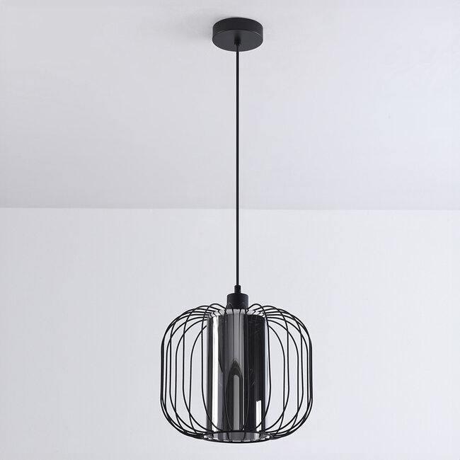 Lampe suspendue noire Dila avec verre fumé
