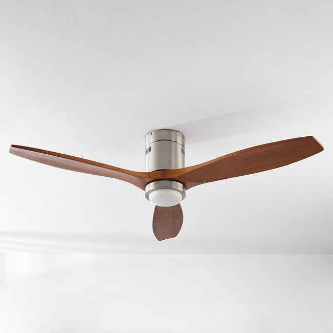 Ventilateur de plafond Linnu - nickel satiné avec pales en érable et LED dimmable