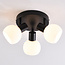 Plafonnier noir Peri avec 3 spots en verre blanc laiteux orientables