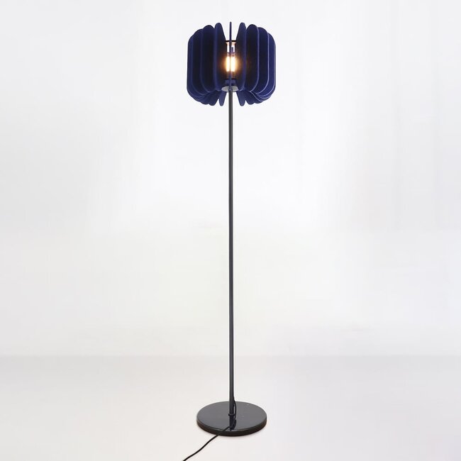 Lampadaire Lenthe - feutre PET bleu marine