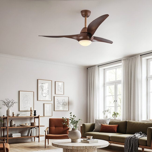 Ventilateur de plafond Wieke - aspect bois brun foncé, température réglable