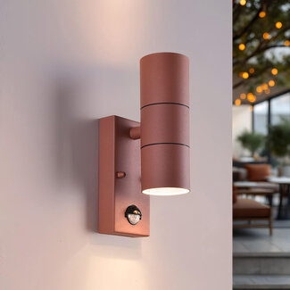 Élégante lampe d'extérieur à 2 lumières brun rouille avec capteur - Martina