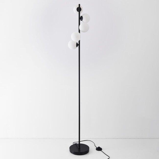 Lampadaire Tyson 5 lumières, structure noire et verre opalin