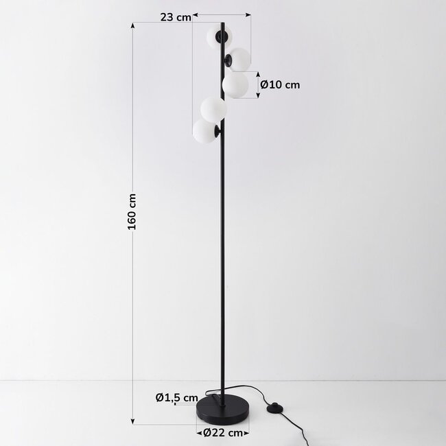 Lampadaire Tyson 5 lumières, structure noire et verre opalin